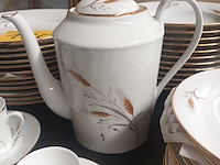 Lot 180 - servies limoges. 61 stuks - afbeelding 4 van  6