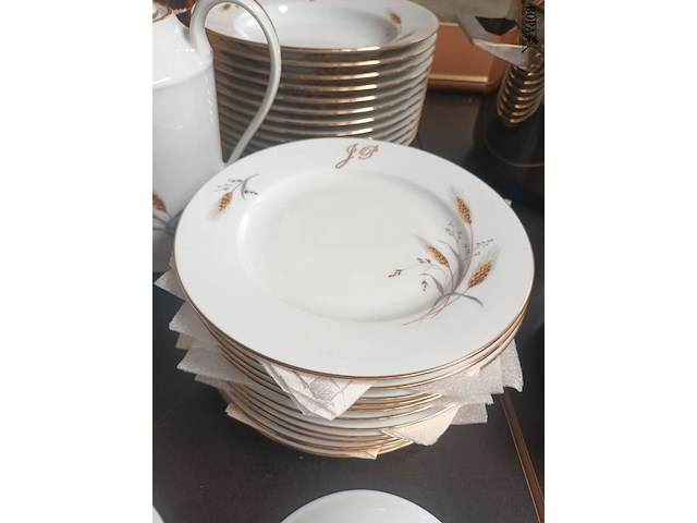 Lot 180 - servies limoges. 61 stuks - afbeelding 5 van  6