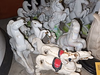 Lot 181 - beeldjes paarden. 25 stuks - afbeelding 2 van  5