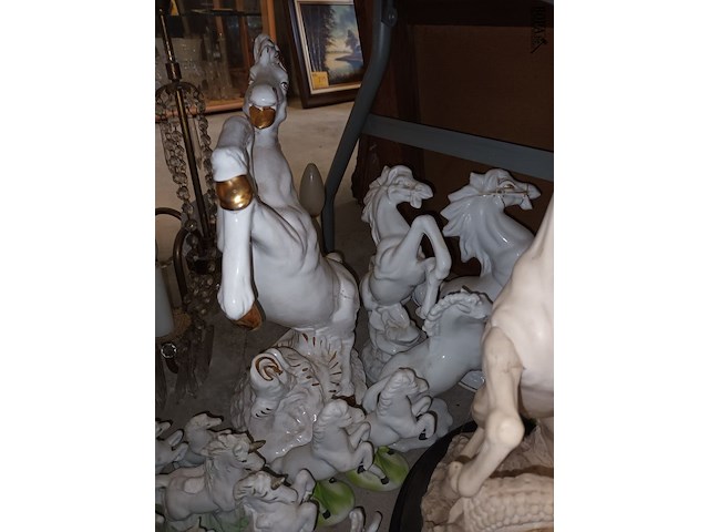 Lot 181 - beeldjes paarden. 25 stuks - afbeelding 3 van  5