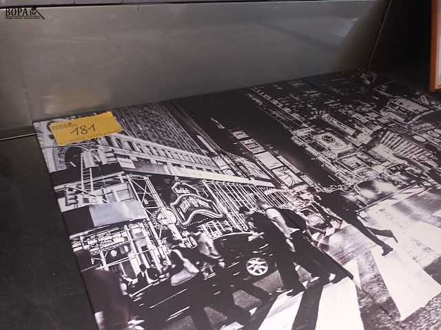 Lot 181 - canvas in 3 delen - afbeelding 1 van  3