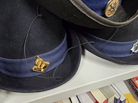 Lot 181 - nederland 2 kepies + 4 vrouwelijke - afbeelding 2 van  6