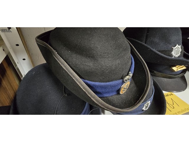 Lot 181 - nederland 2 kepies + 4 vrouwelijke - afbeelding 3 van  6