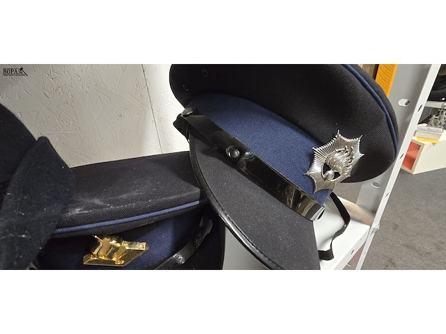 Lot 181 - nederland 2 kepies + 4 vrouwelijke - afbeelding 6 van  6