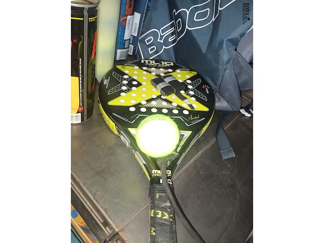 Lot 182 - ballen en rackets. 15 stuks - afbeelding 1 van  5