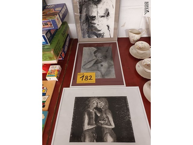 Lot 182 - kaders met naakttekeningen. 3 stuks - afbeelding 1 van  4