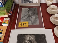 Lot 182 - kaders met naakttekeningen. 3 stuks - afbeelding 1 van  4