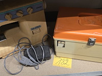 Lot 182 - naaimachine brother en gevulde naaidoos - afbeelding 1 van  3