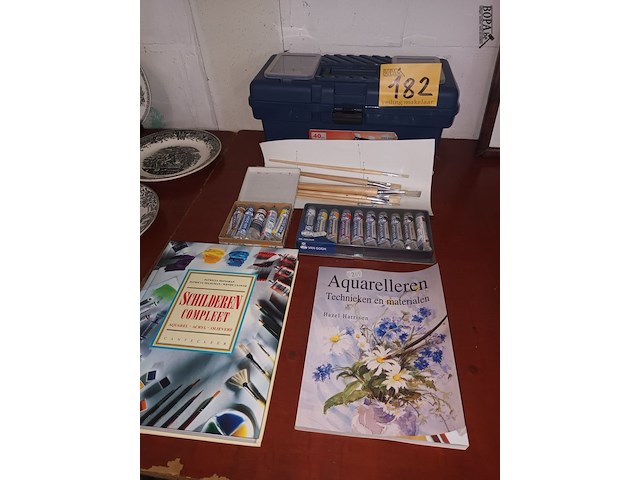 Lot 182 - schildersmateriaal - afbeelding 1 van  4