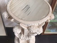 Lot 182 - sokkel met lamp - afbeelding 2 van  5