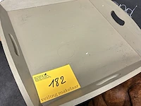 Lot 182 - vintage bijzettafeltje