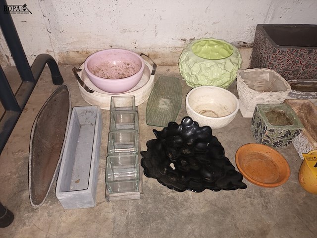 Lot 183 - bloempotten. 30 stuks - afbeelding 2 van  3