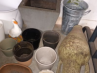 Lot 183 - bloempotten. 31 stuks - afbeelding 3 van  4