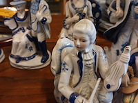 Lot 183 - deco in porselein. 12 stuks - afbeelding 4 van  5