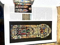 Lot 183 - gebrandschilderd glas schilderen met licht - afbeelding 3 van  7