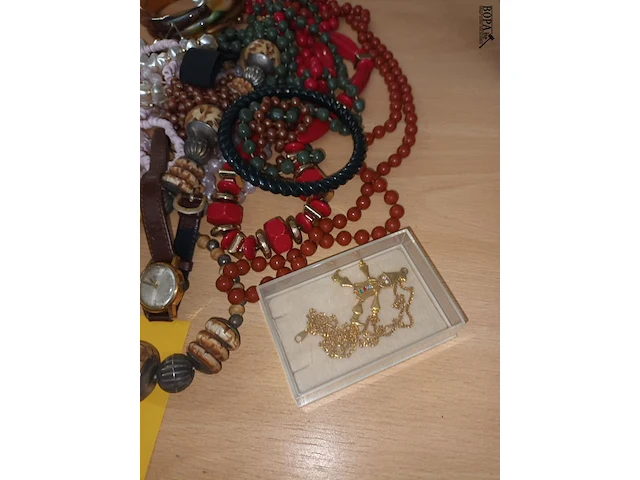 Lot 183 - lot fantasie juwelen - afbeelding 3 van  4