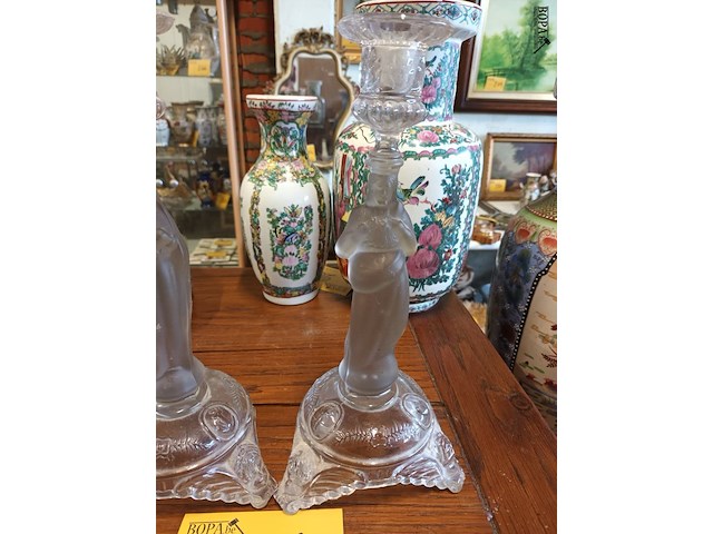 Lot 184 - kandelaars in glas. 2 stuks - afbeelding 3 van  4
