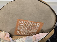 Lot 184 - kantkloskussens 2 stuks in draagtas - afbeelding 3 van  3