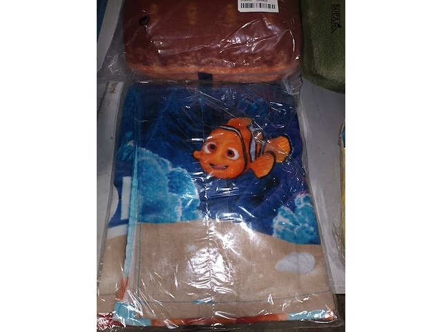 Lot 184 - kussen, deken en badhanddoeken. 4 stuks - afbeelding 2 van  4