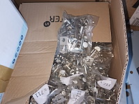 Lot 184 - lot montagemateriaal voor meubels - afbeelding 7 van  7