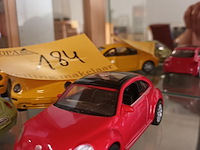 Lot 184 - volkswagen auto’s op schaal. 5 stuks - afbeelding 3 van  4