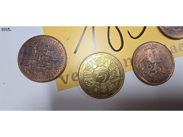 Lot 185 - belgische gemeentepennings 25 frank 7 stuks - afbeelding 2 van  5