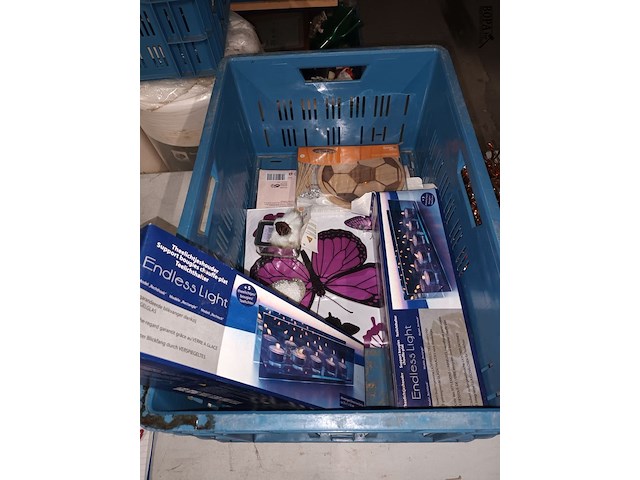 Lot 185 - decoratie en tafelgerei. 22 stuks - afbeelding 2 van  5