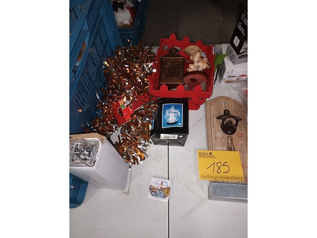 Lot 185 - decoratie en tafelgerei. 22 stuks - afbeelding 3 van  5