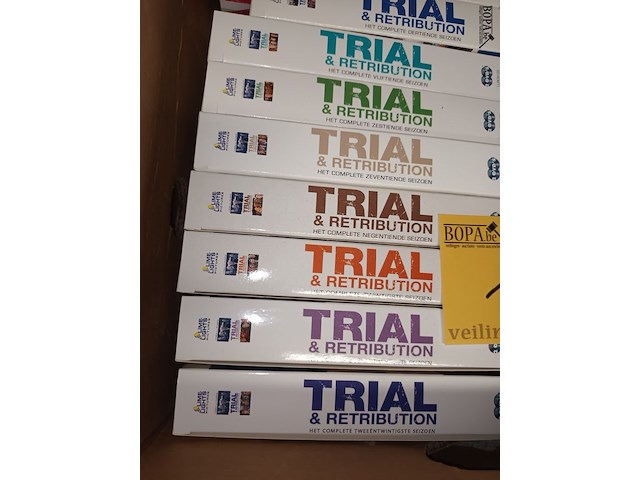 Lot 185 - dvd box trial & retribution. 19 stuks - afbeelding 2 van  2