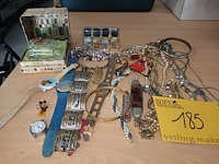 Lot 185 - juwelen, horloges en parfum