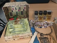 Lot 185 - juwelen, horloges en parfum - afbeelding 2 van  6