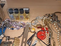 Lot 185 - juwelen, horloges en parfum - afbeelding 3 van  6
