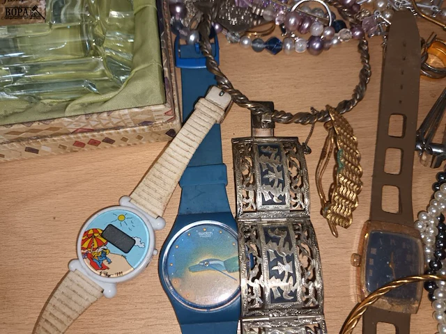 Lot 185 - juwelen, horloges en parfum - afbeelding 5 van  6
