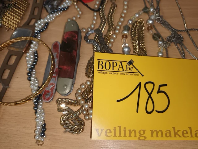 Lot 185 - juwelen, horloges en parfum - afbeelding 6 van  6