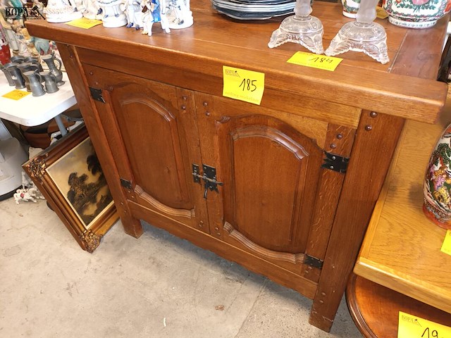 Lot 185 - kast met 2 deuren - afbeelding 1 van  5