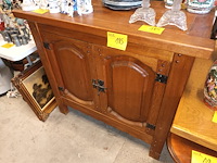 Lot 185 - kast met 2 deuren - afbeelding 1 van  5