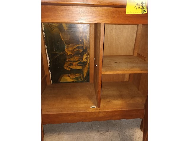 Lot 185 - kast met 2 deuren - afbeelding 5 van  5