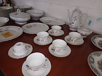 Lot 185 - koffie- en eetservies limoges. 50 stuks - afbeelding 3 van  6