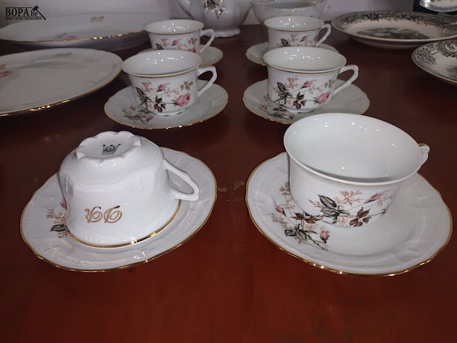 Lot 185 - koffie- en eetservies limoges. 50 stuks - afbeelding 4 van  6