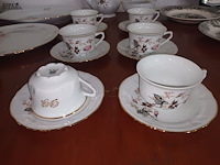 Lot 185 - koffie- en eetservies limoges. 50 stuks - afbeelding 4 van  6