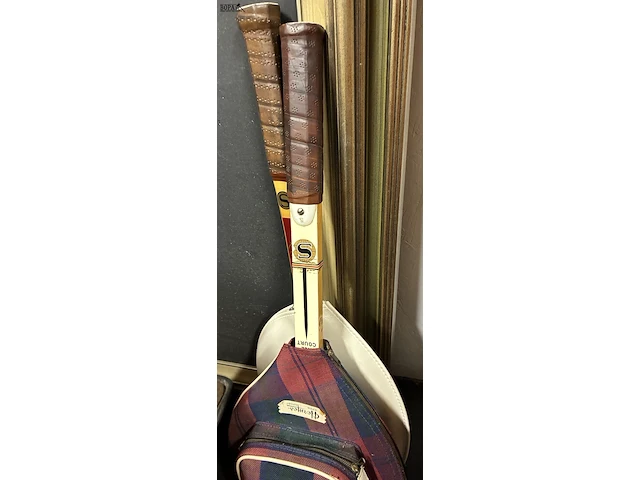 Lot 185 - lot tennismateriaal - afbeelding 2 van  2