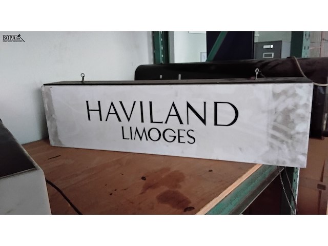 Lot 185 - vintage lichtbakken display haviland limoges - saint louis k - afbeelding 3 van  3