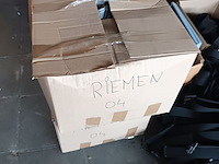 Lot 185 - zwarte riemen - afbeelding 3 van  5