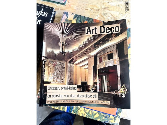 Lot 186 - art deco onstaan , ontwikkeling en opleving van deze decorat - afbeelding 1 van  5
