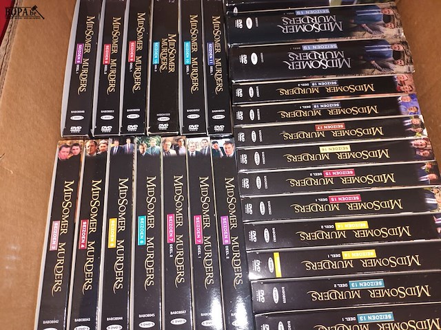 Lot 186 - dvd box midsomer murders. 31 stuks - afbeelding 2 van  3