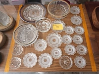 Lot 186 - glaswerk en kristal. 22 stuks