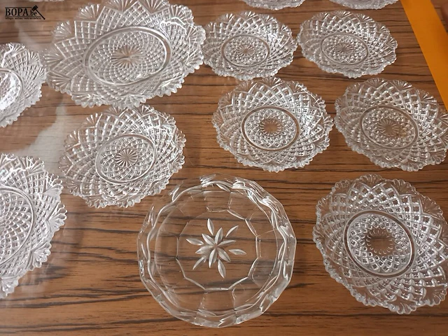 Lot 186 - glaswerk en kristal. 22 stuks - afbeelding 3 van  6