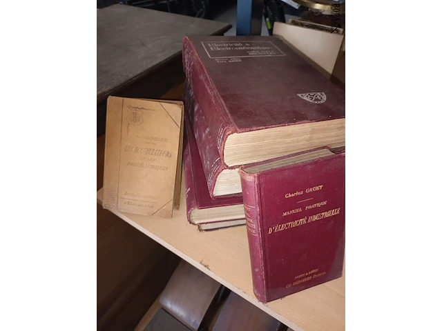 Lot 186 - oude boeken over elektriciteit. 8 stuks - afbeelding 2 van  7