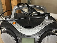 Lot 186 - radio's konig en sanyo - 2 stuks - afbeelding 2 van  8