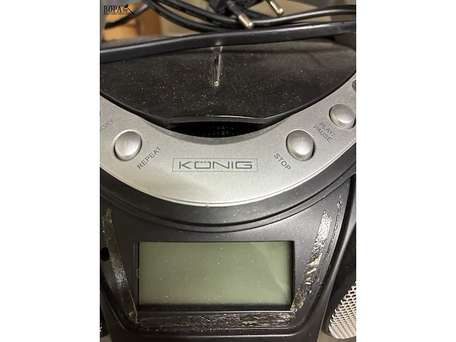 Lot 186 - radio's konig en sanyo - 2 stuks - afbeelding 3 van  8